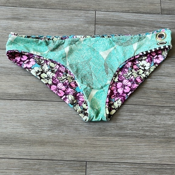 MAAJI & NANETTE LEPORE Mix and Match Floral Print Bikini Reversible Bottom M - Picture 11 of 11